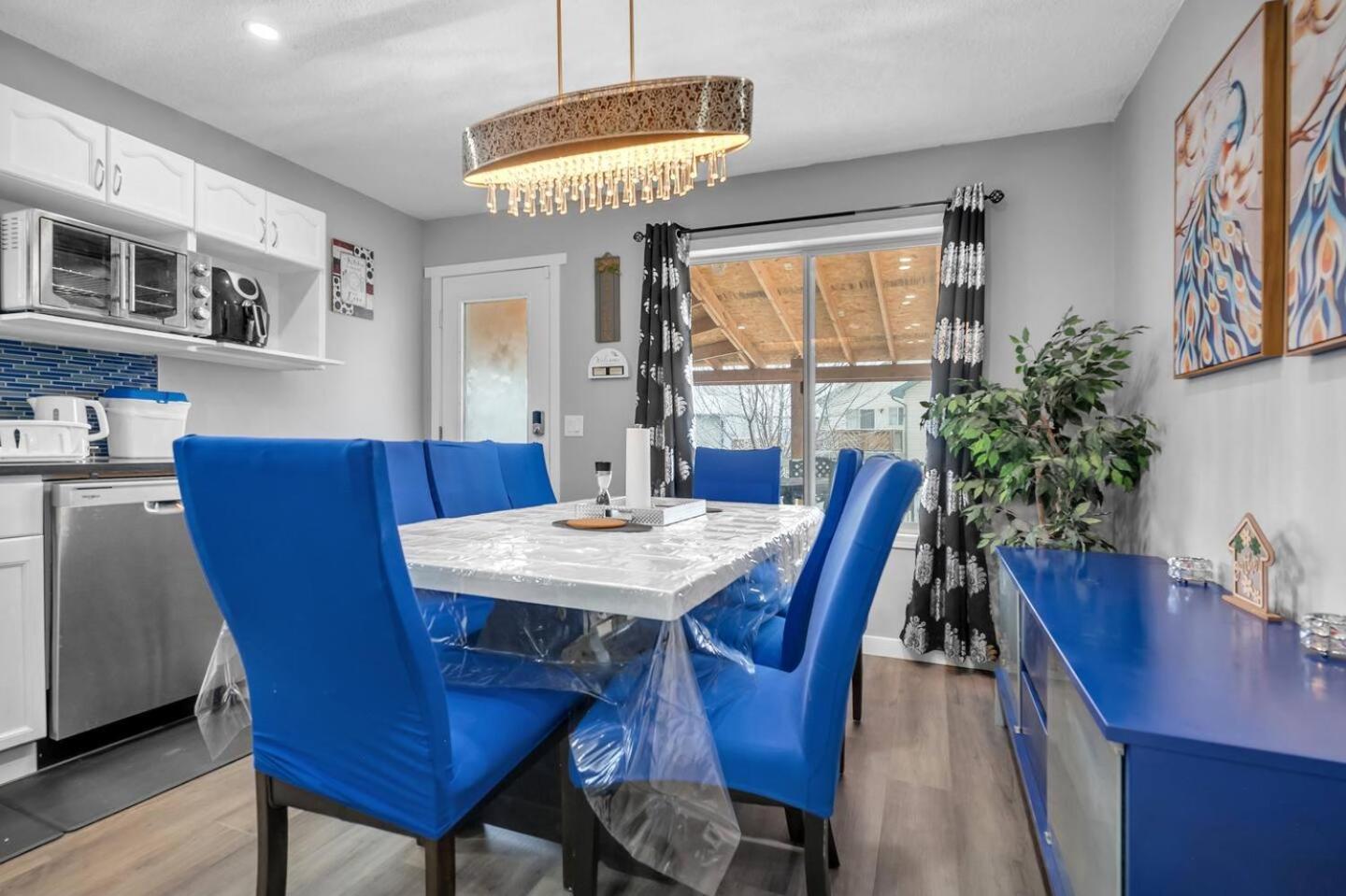 240 Spacious Modern Home W Ac YYC Esterno foto